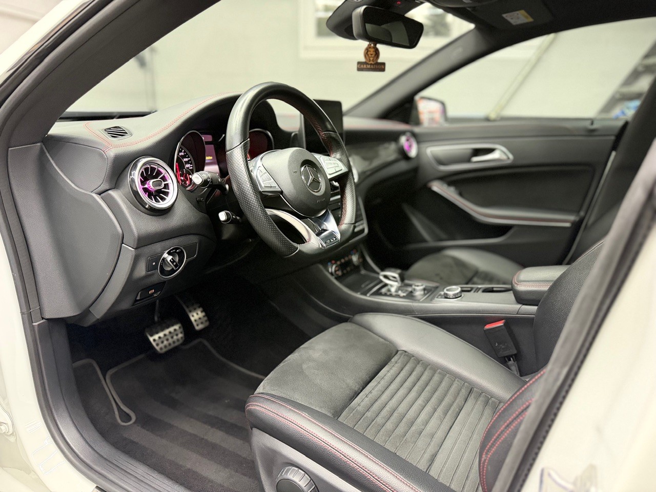 MERCEDES-BENZ CLA 45 AMG 4Matic | Glasschiebedach | Ambiente | Rückfahrkamera | CH-Auto mit Gratis Service-image-13