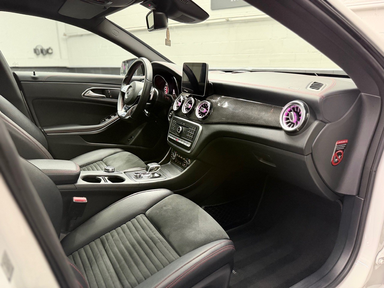 MERCEDES-BENZ CLA 45 AMG 4Matic | Glasschiebedach | Ambiente | Rückfahrkamera | CH-Auto mit Gratis Service-image-22