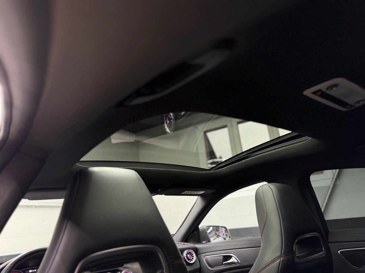 MERCEDES-BENZ CLA 45 AMG 4Matic | Glasschiebedach | Ambiente | Rückfahrkamera | CH-Auto mit Gratis Service-image-19