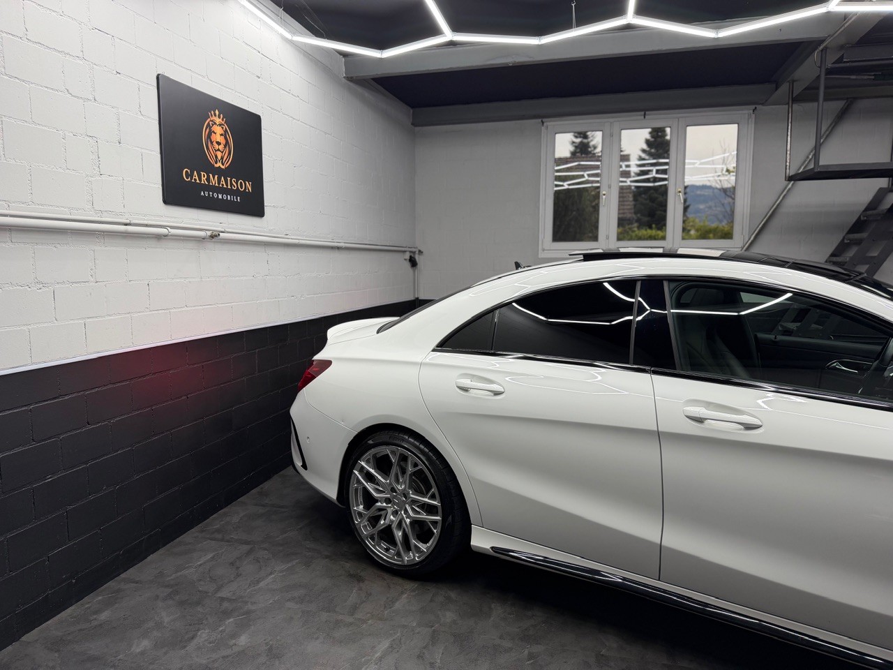 MERCEDES-BENZ CLA 45 AMG 4Matic | Glasschiebedach | Ambiente | Rückfahrkamera | CH-Auto mit Gratis Service-image-4