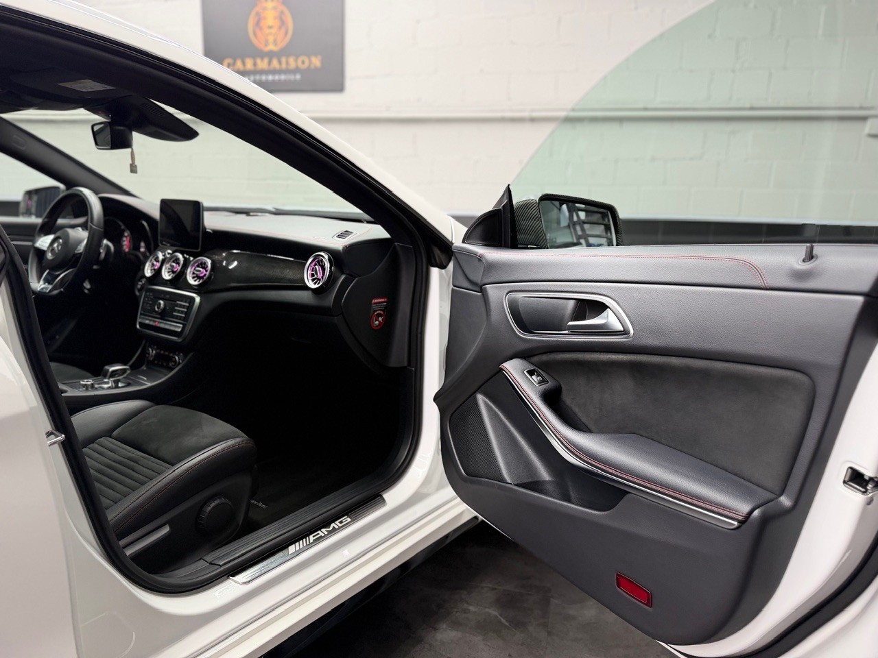 MERCEDES-BENZ CLA 45 AMG 4Matic | Glasschiebedach | Ambiente | Rückfahrkamera | CH-Auto mit Gratis Service-image-21