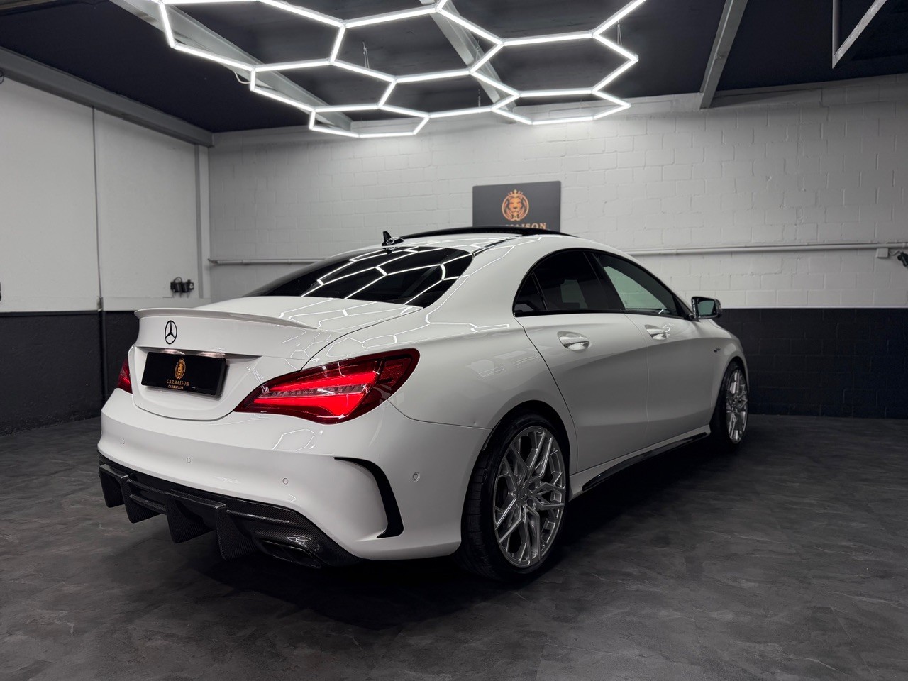 MERCEDES-BENZ CLA 45 AMG 4Matic | Glasschiebedach | Ambiente | Rückfahrkamera | CH-Auto mit Gratis Service-image-8