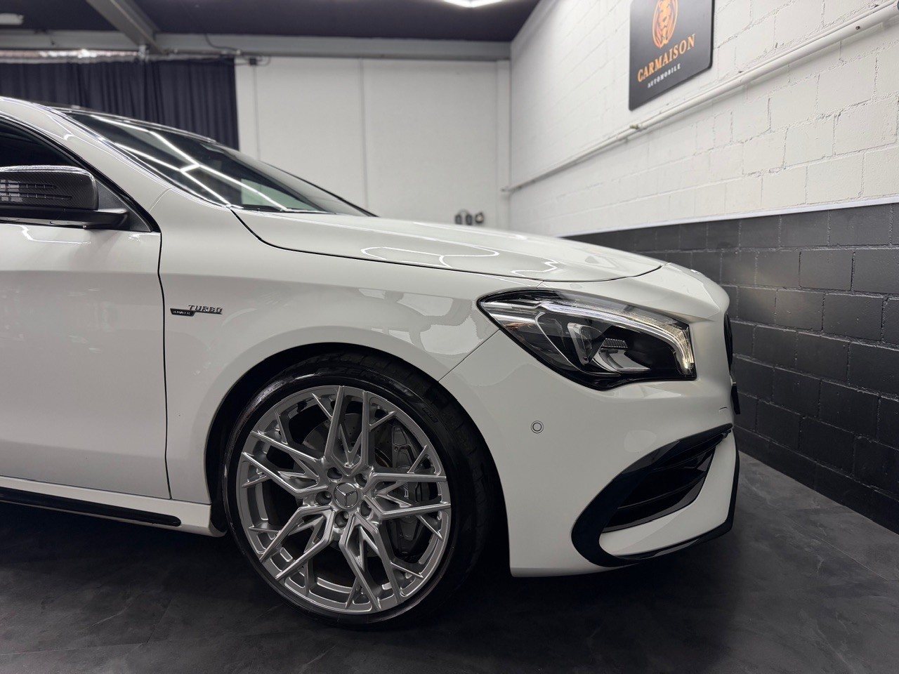 MERCEDES-BENZ CLA 45 AMG 4Matic | Glasschiebedach | Ambiente | Rückfahrkamera | CH-Auto mit Gratis Service-image-9