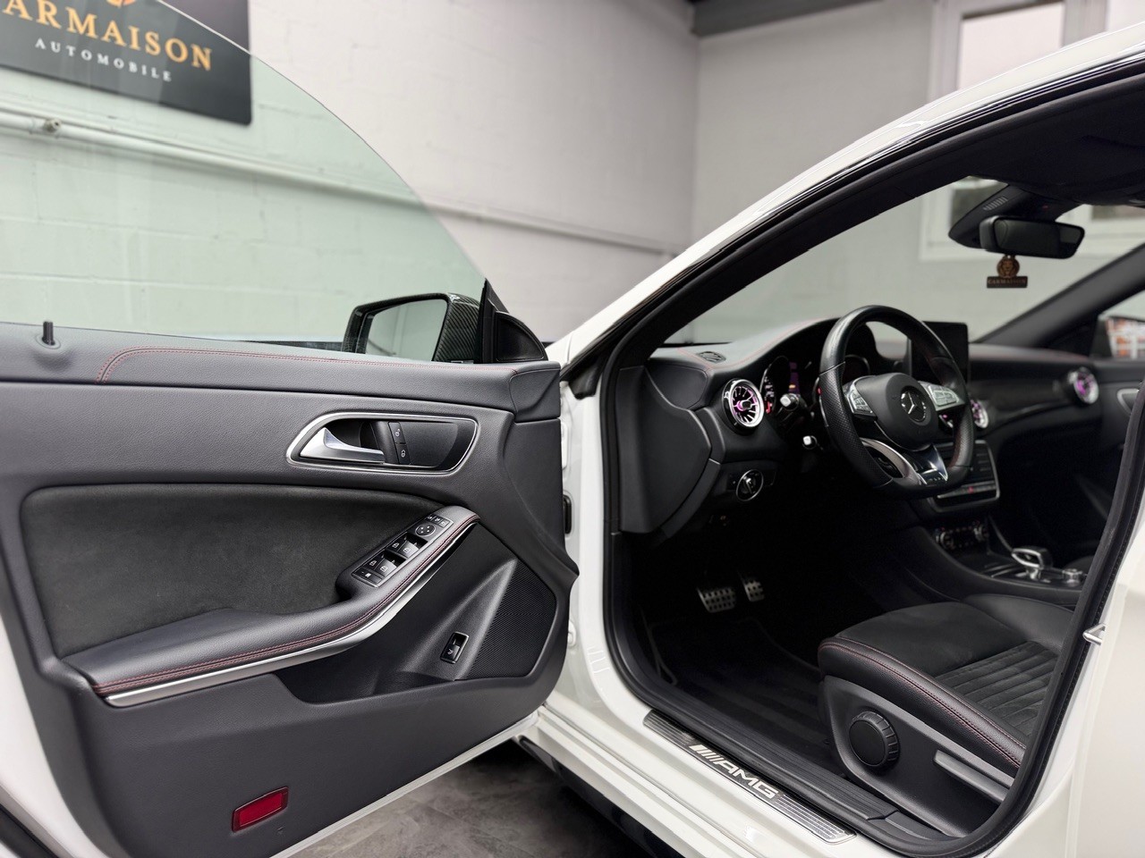 MERCEDES-BENZ CLA 45 AMG 4Matic | Glasschiebedach | Ambiente | Rückfahrkamera | CH-Auto mit Gratis Service-image-12