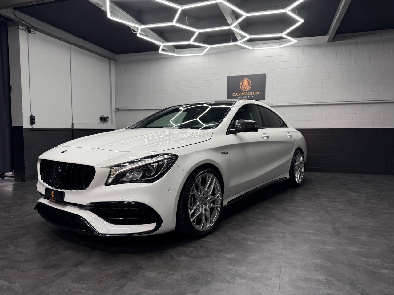 MERCEDES-BENZ CLA 45 AMG 4Matic | Glasschiebedach | Ambiente | Rückfahrkamera | CH-Auto mit Gratis Service-image-2