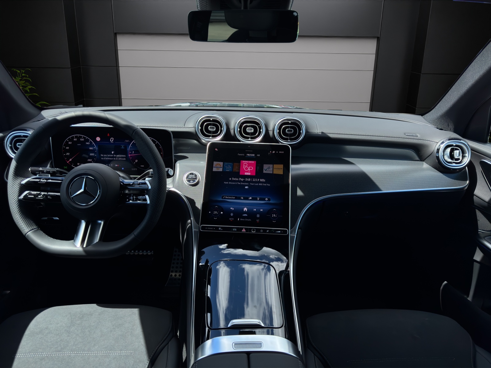 MERCEDES-BENZ GLC 220 d 4Matic 9G-Tronic-image-9