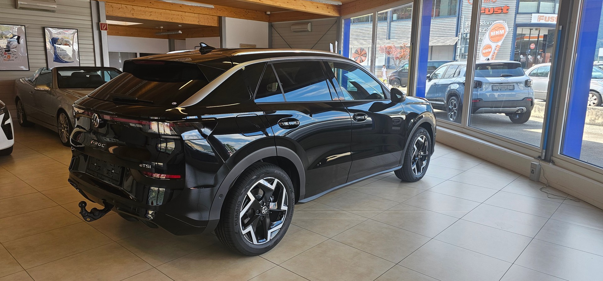VW T-Roc 1.5 eTSI mHEV R-Line DSG-image-2