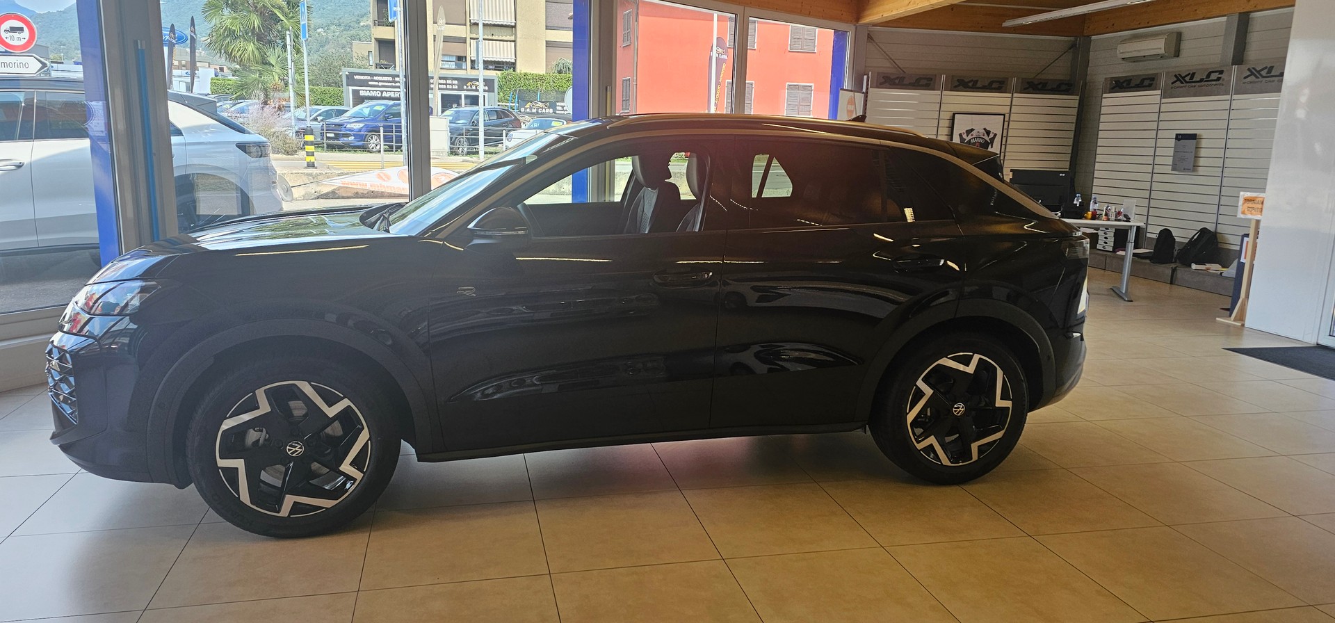 VW T-Roc 1.5 eTSI mHEV R-Line DSG-image-3