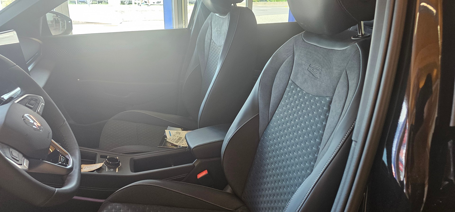 VW T-Roc 1.5 eTSI mHEV R-Line DSG-image-8