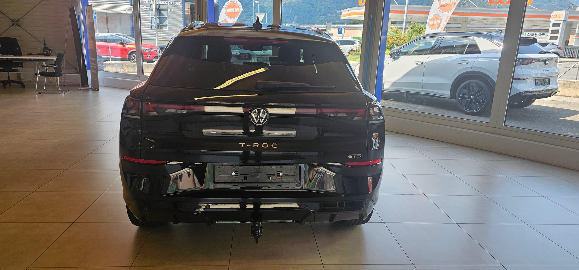VW T-Roc 1.5 eTSI mHEV R-Line DSG-image-1