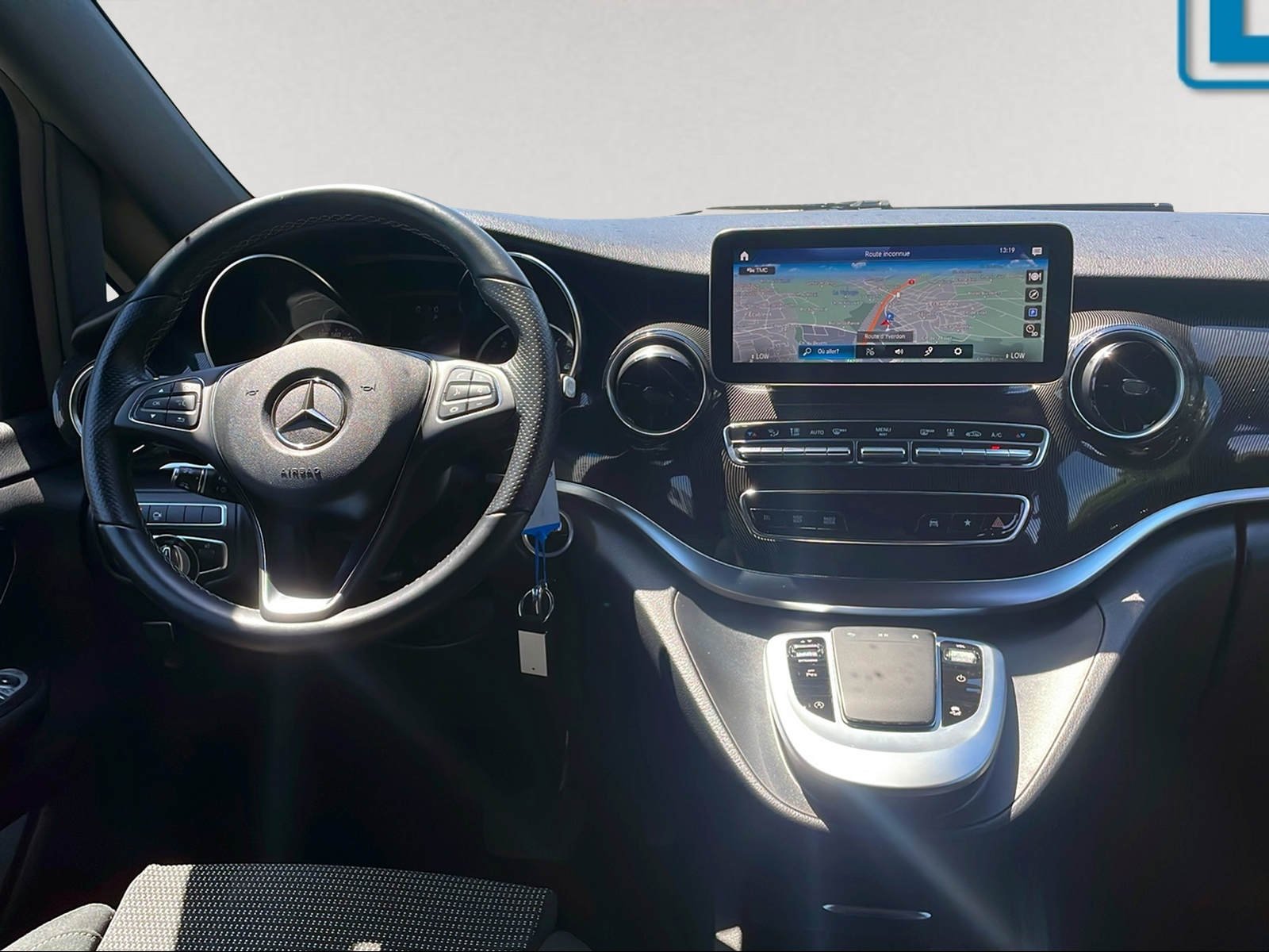 MERCEDES-BENZ V 250 d lang Trend 4Matic 9G-Tronic-image-5