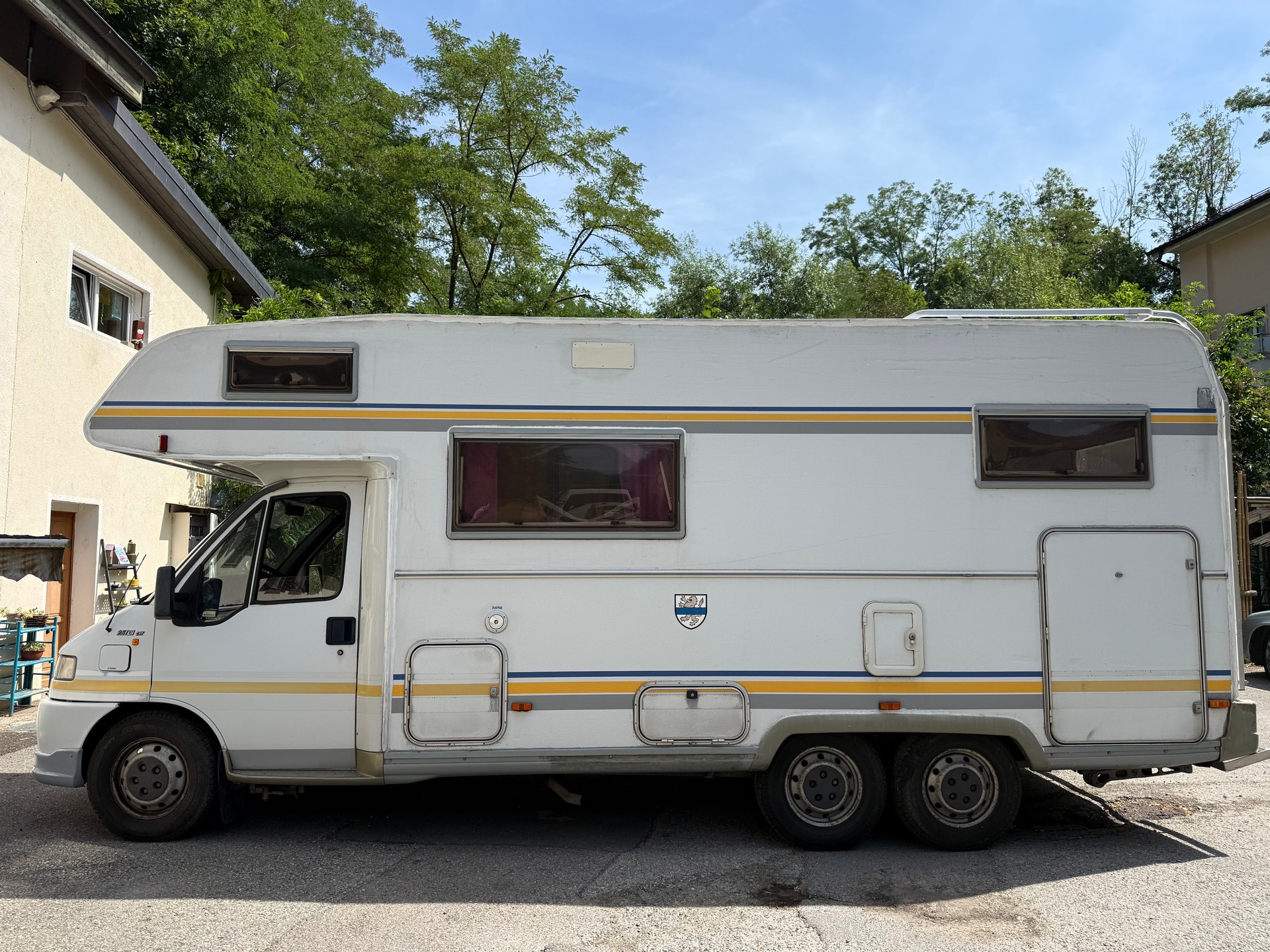 EURA MOBIL C1-image-1