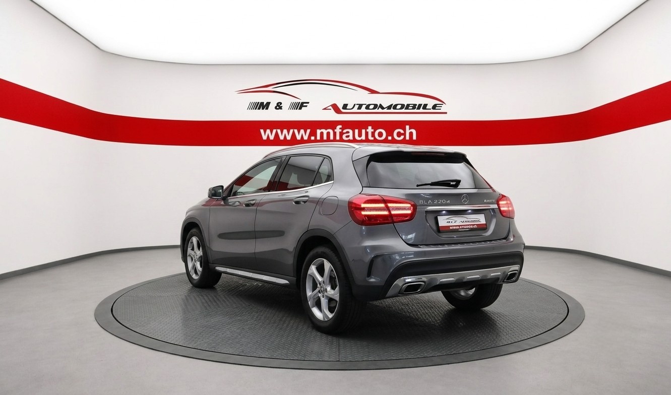 MERCEDES-BENZ GLA 220 d AMG Line 4m-image-3