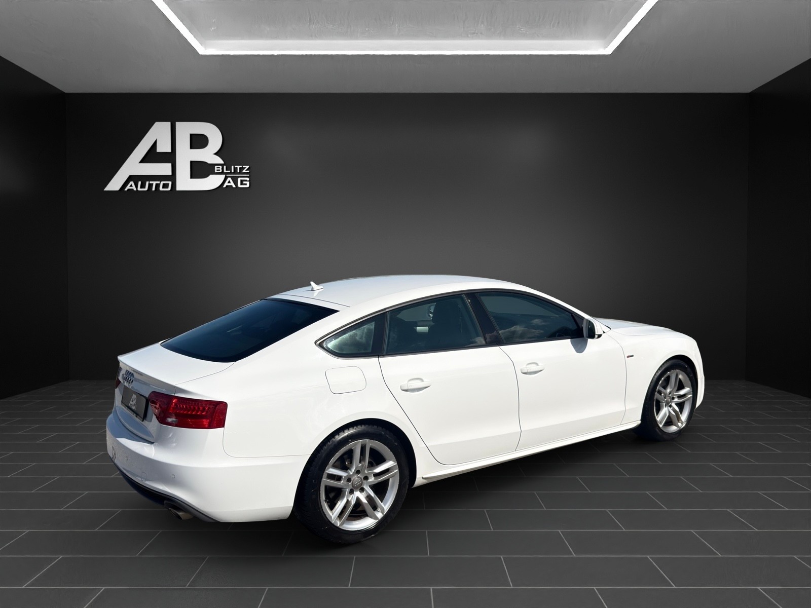 AUDI A5 Sportback 3.0 TDI S-Line quattro S-tronic mit 245 PS — slika 5
