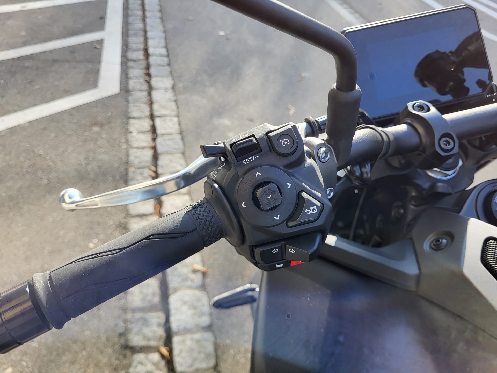 YAMAHA MT-09 (35kW)-showroom-element-3