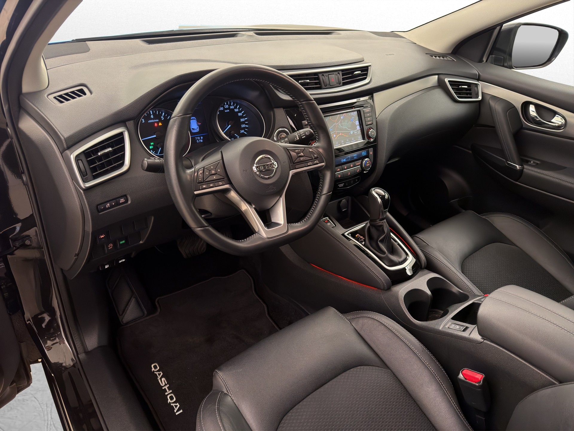 NISSAN Qashqai 1.3 DIG-T 160 Tekna-image-14