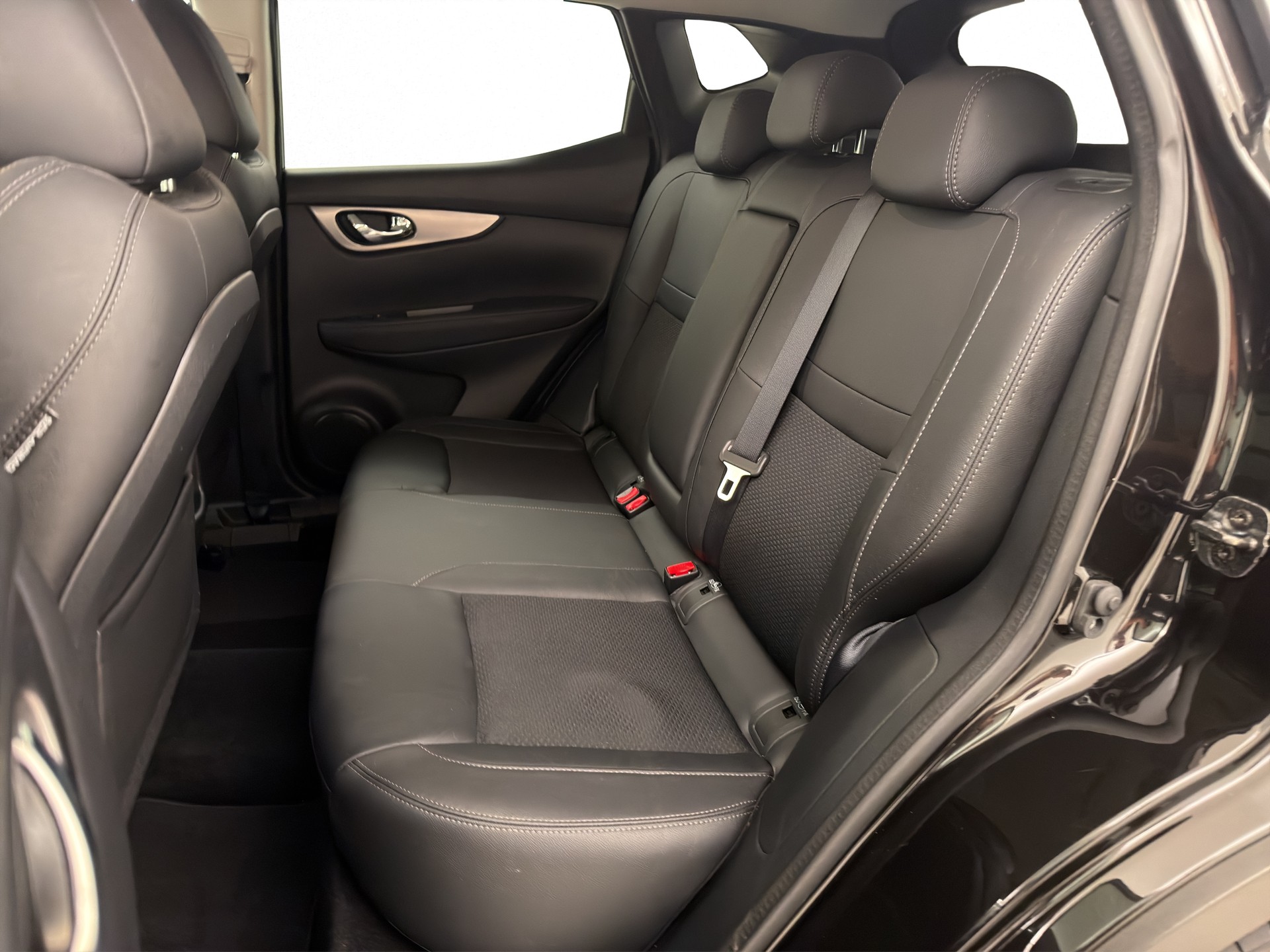 NISSAN Qashqai 1.3 DIG-T 160 Tekna-image-12