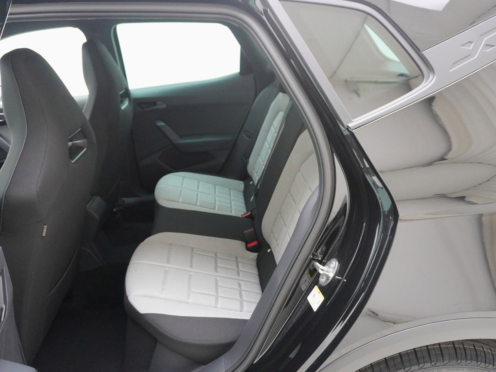 SEAT Arona 1.5 TSI FR DSG *Rundumsorglospaket*-image-14