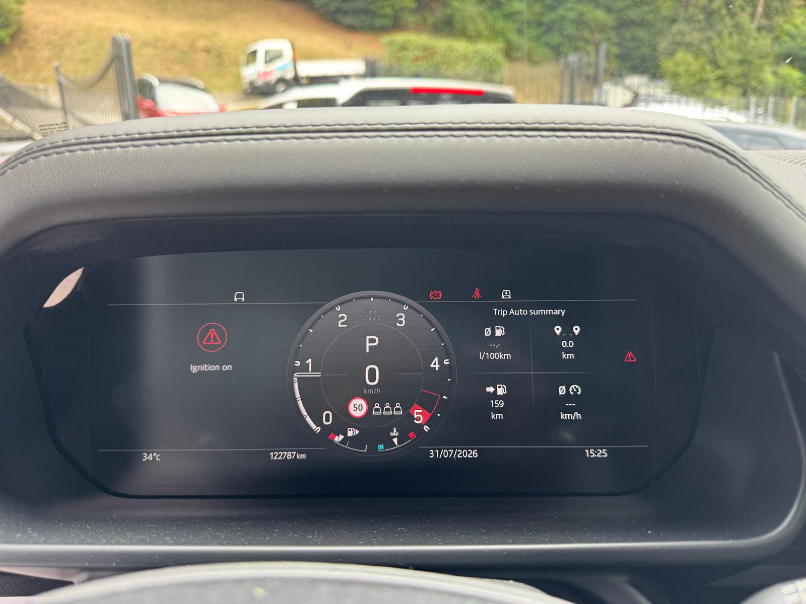 LAND ROVER Defender 110 3.0 D I6 300 X-Dynamic HSE AWD AT8-image-10