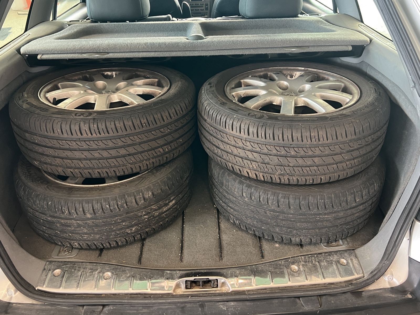 PEUGEOT 406 Break ST 2.0 16V A-image-11