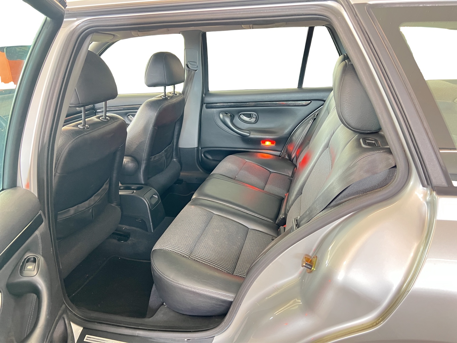 PEUGEOT 406 Break ST 2.0 16V A-image-9