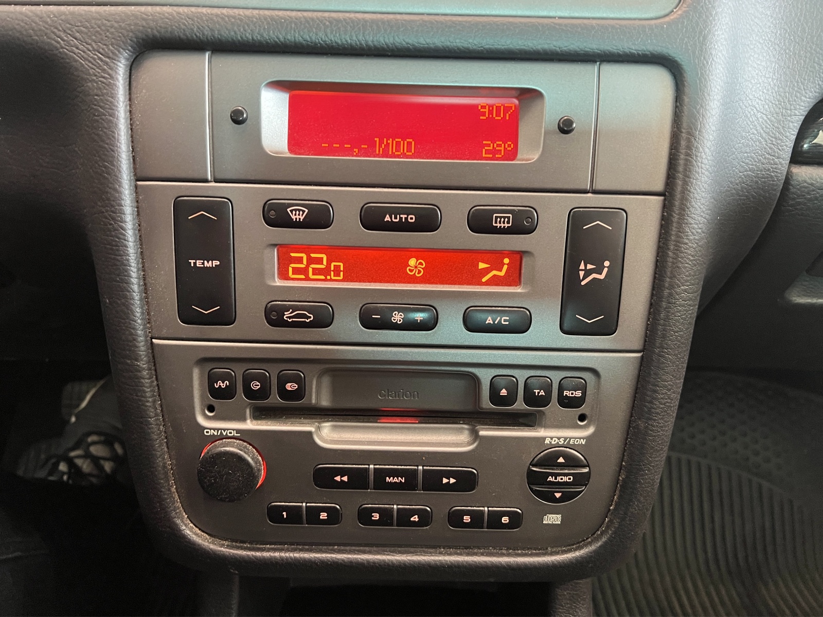 PEUGEOT 406 Break ST 2.0 16V A-image-10