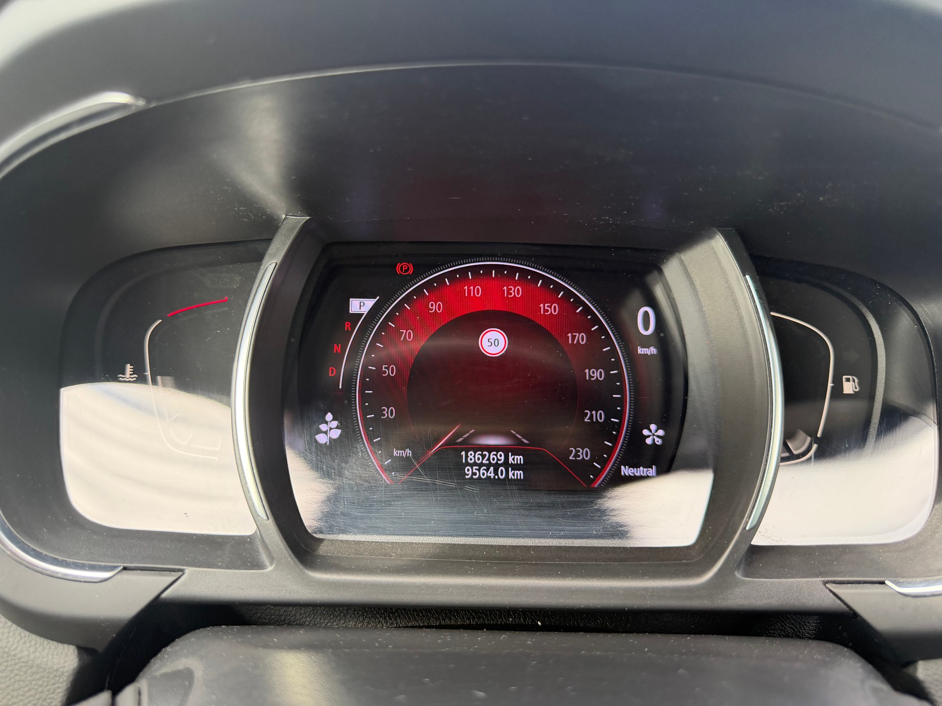 RENAULT Grand Scénic 1.3 16V Turbo Intens EDC-image-10