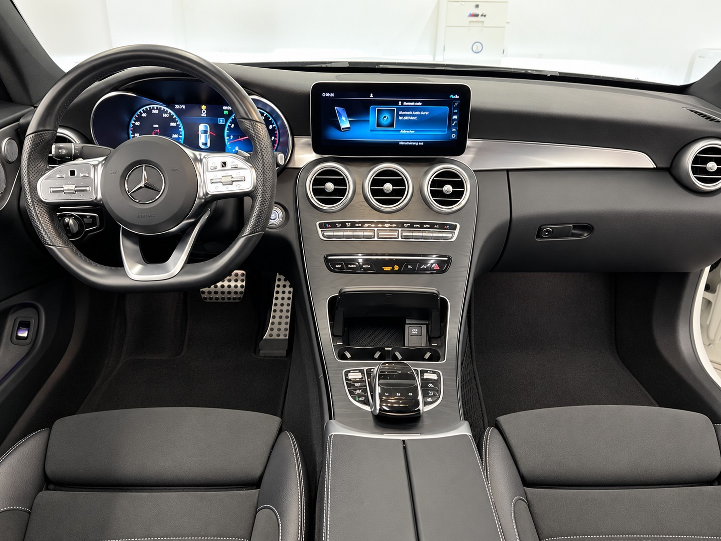 MERCEDES-BENZ C 400 Coupé 4Matic AMG Line 9G-tronic-image-6