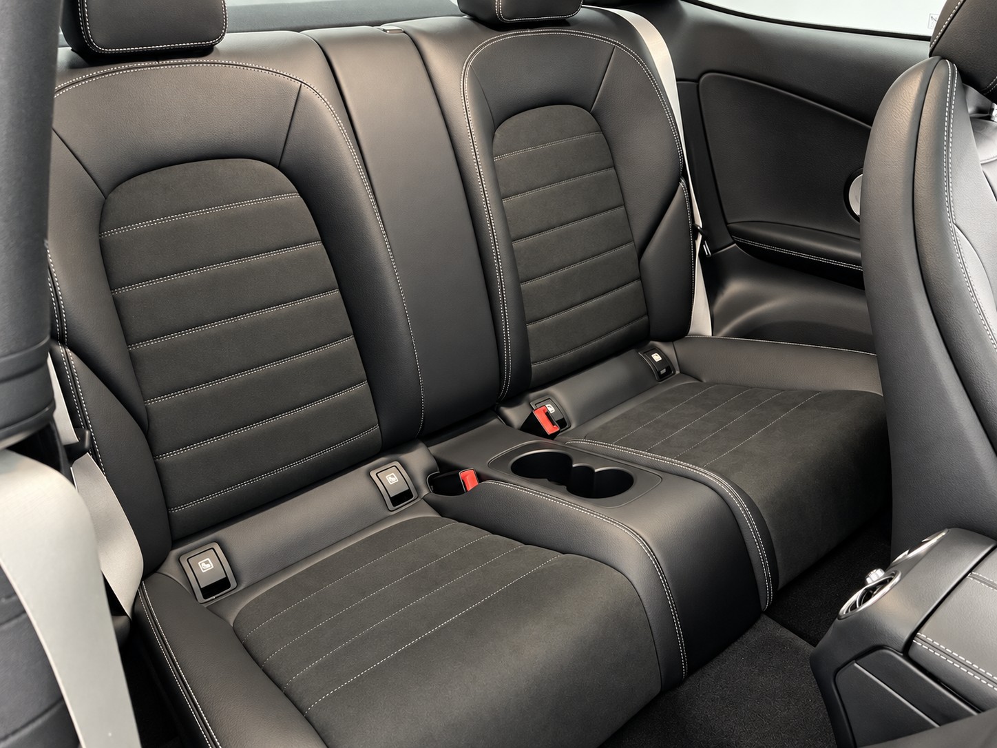 MERCEDES-BENZ C 400 Coupé 4Matic AMG Line 9G-tronic-image-9