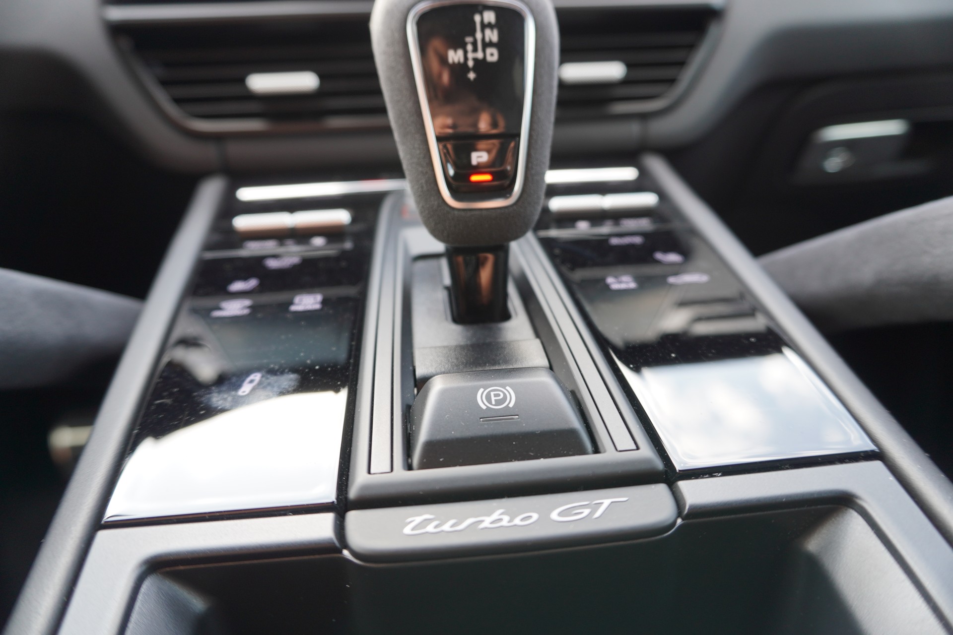 PORSCHE Cayenne Turbo GT-image-22