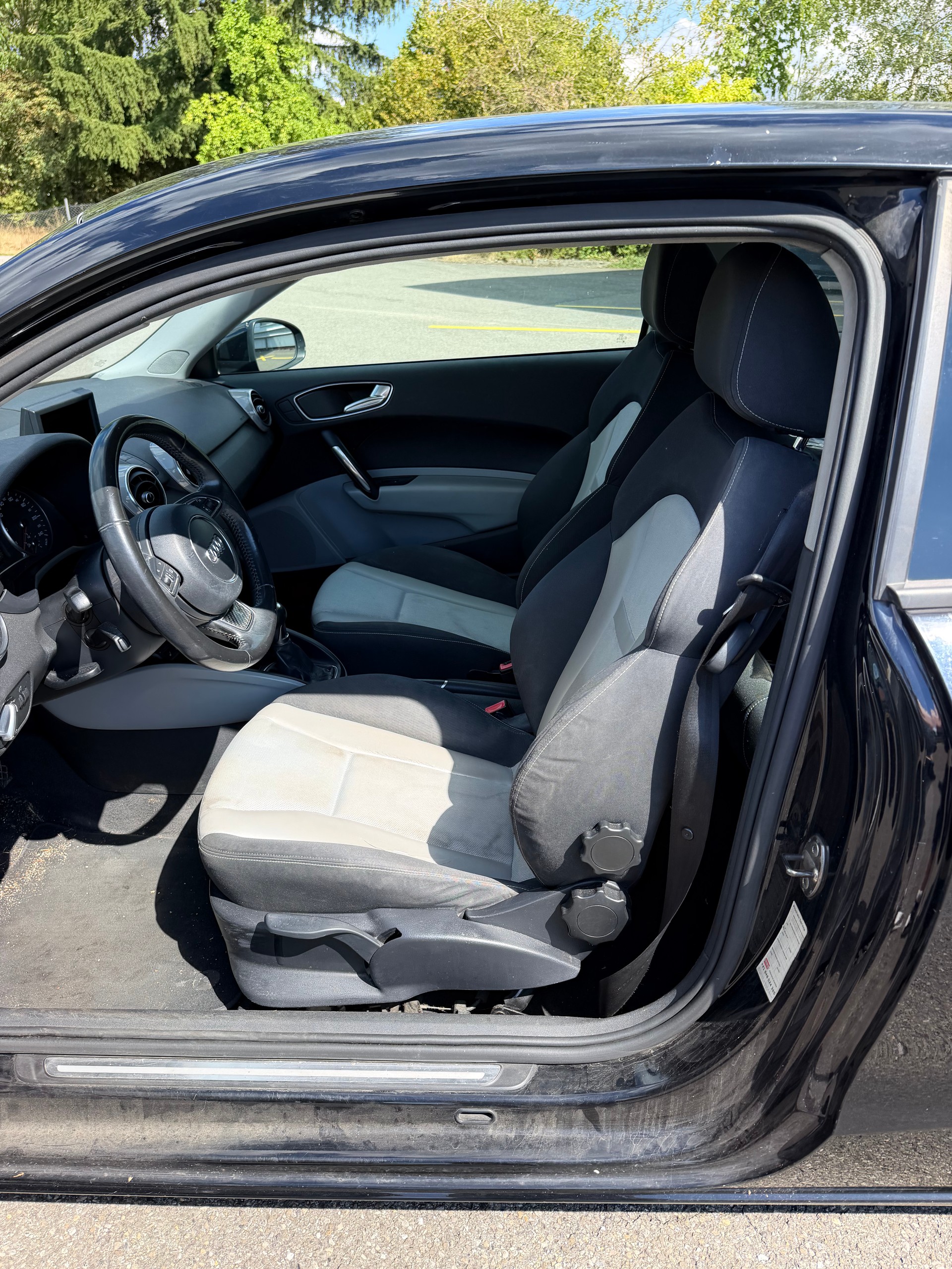 AUDI A1 1.4 TFSI Ambition-image-7