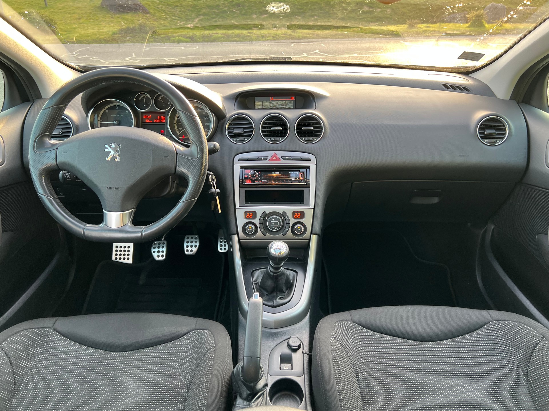 PEUGEOT 308 2.0 HDI Sport Pack-image-13