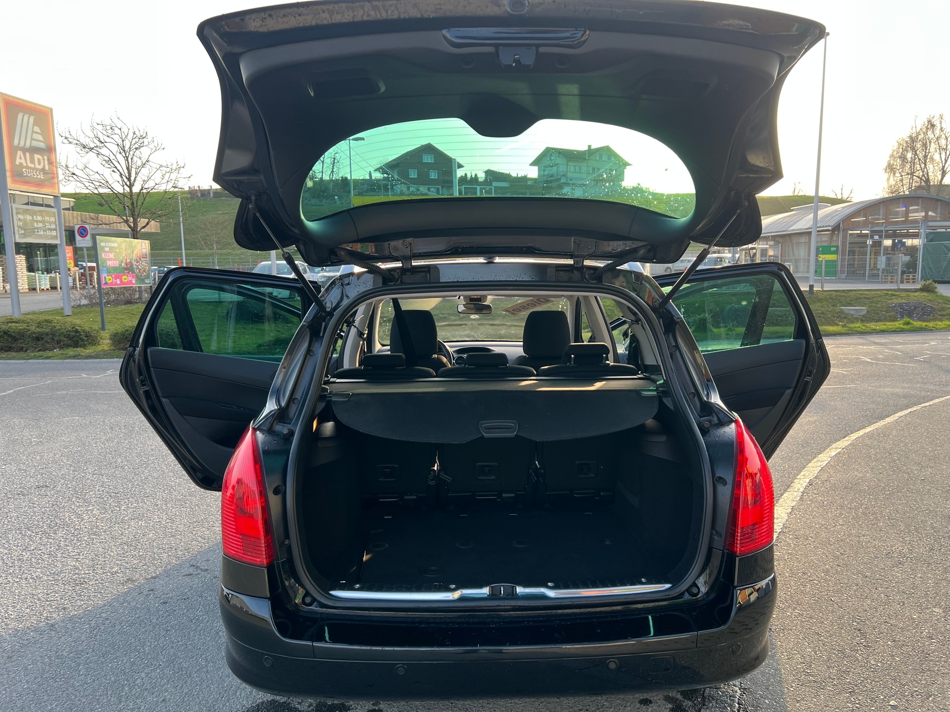 PEUGEOT 308 2.0 HDI Sport Pack-image-12