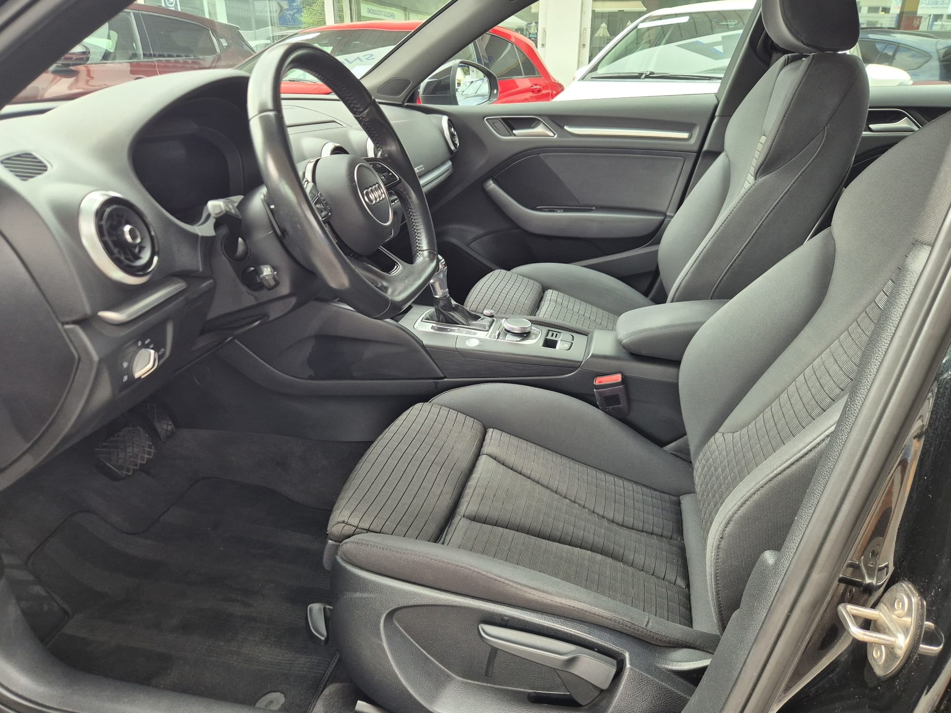 AUDI A3 Sportback 1.5 TFSI S-Tronic Sport S-Line-image-6