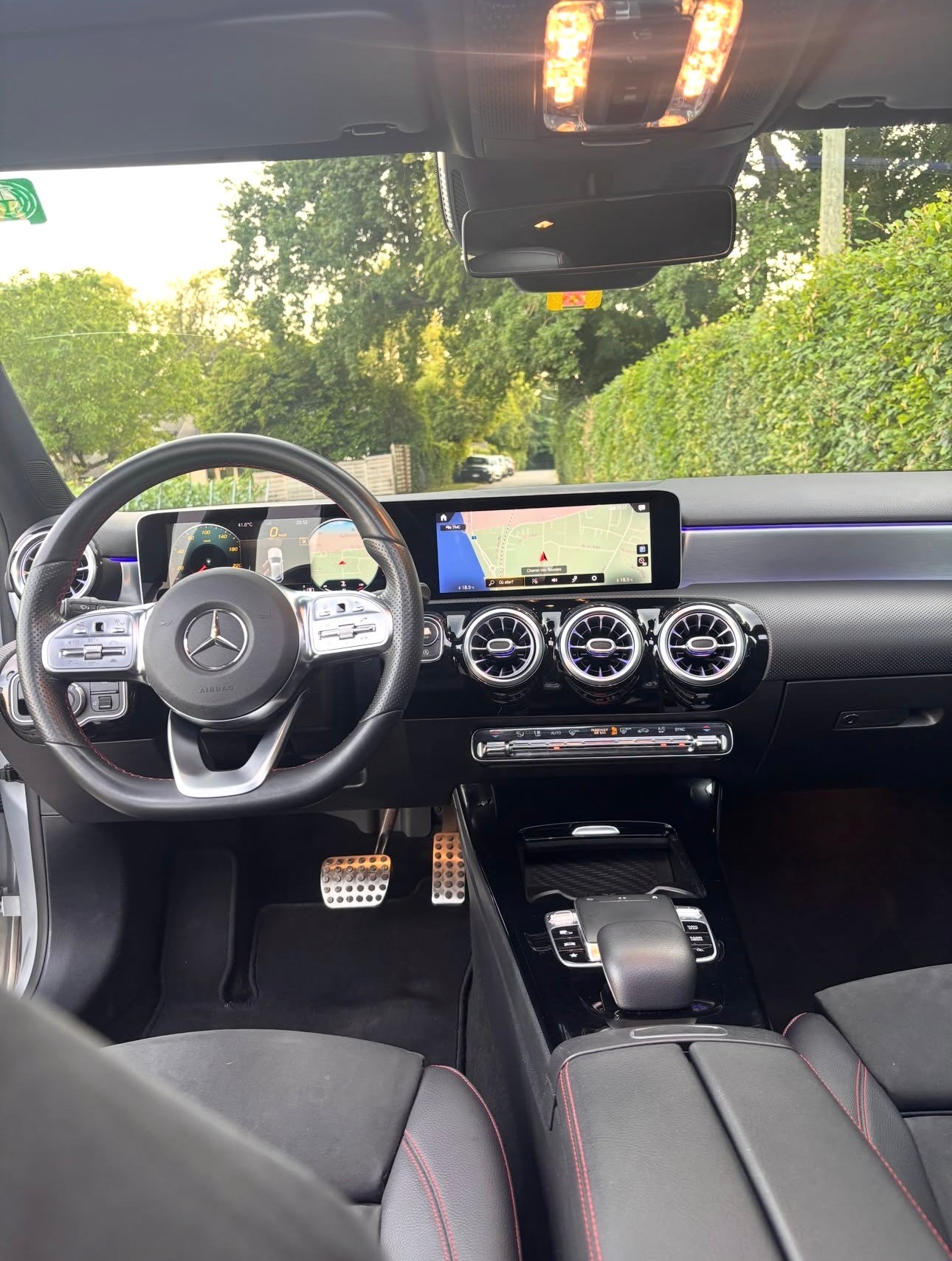 MERCEDES-BENZ A 250 AMG Line 7G-DCT-image-7