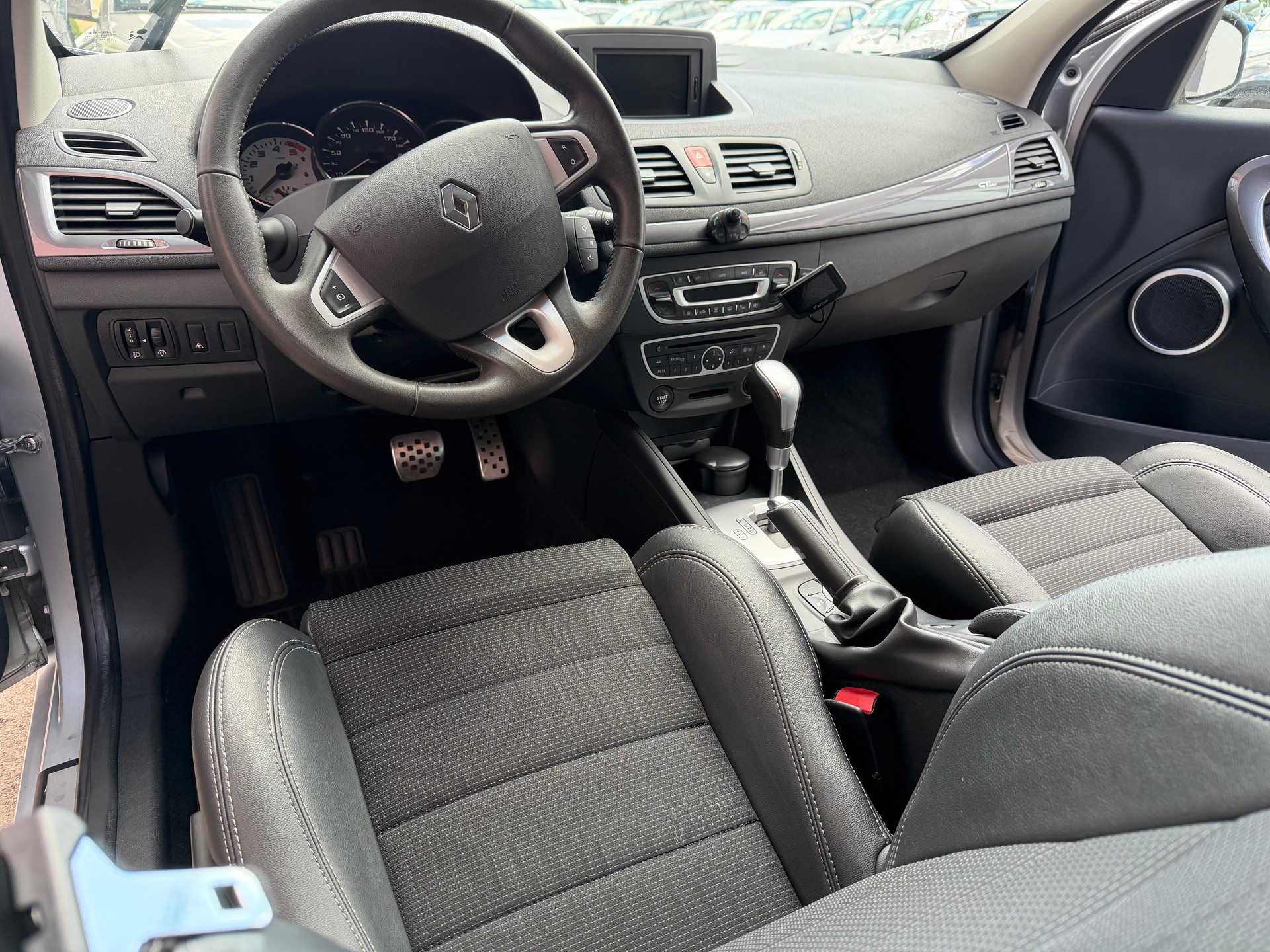 RENAULT Mégane 1.5 dCi Bose EDC-image-13
