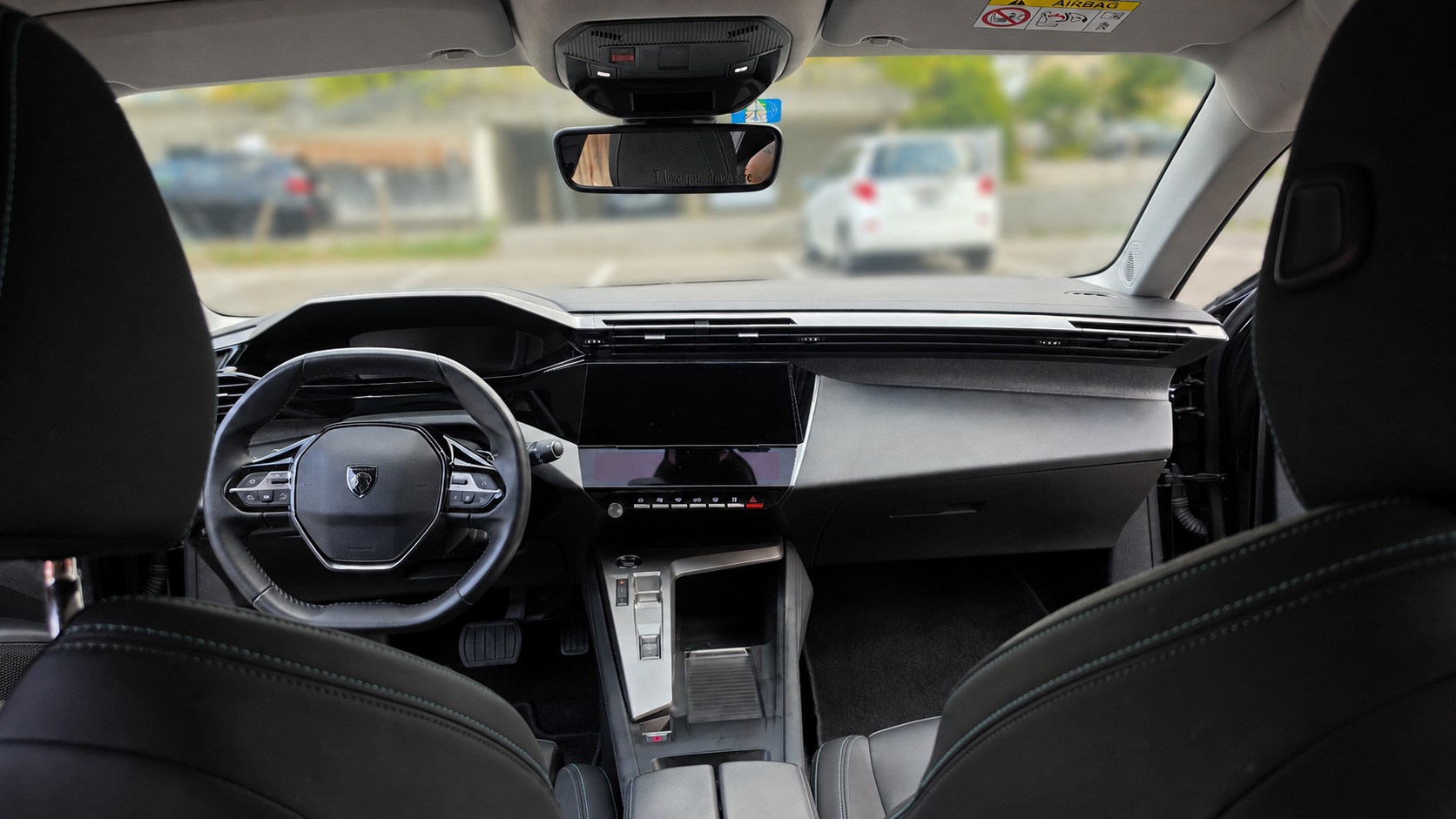 PEUGEOT 1.2 PureTech Allure-image-3