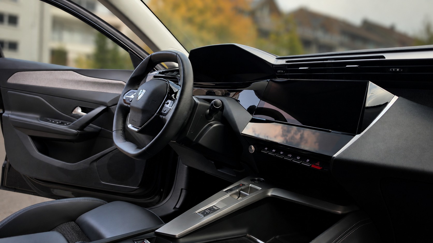 PEUGEOT 1.2 PureTech Allure-image-2