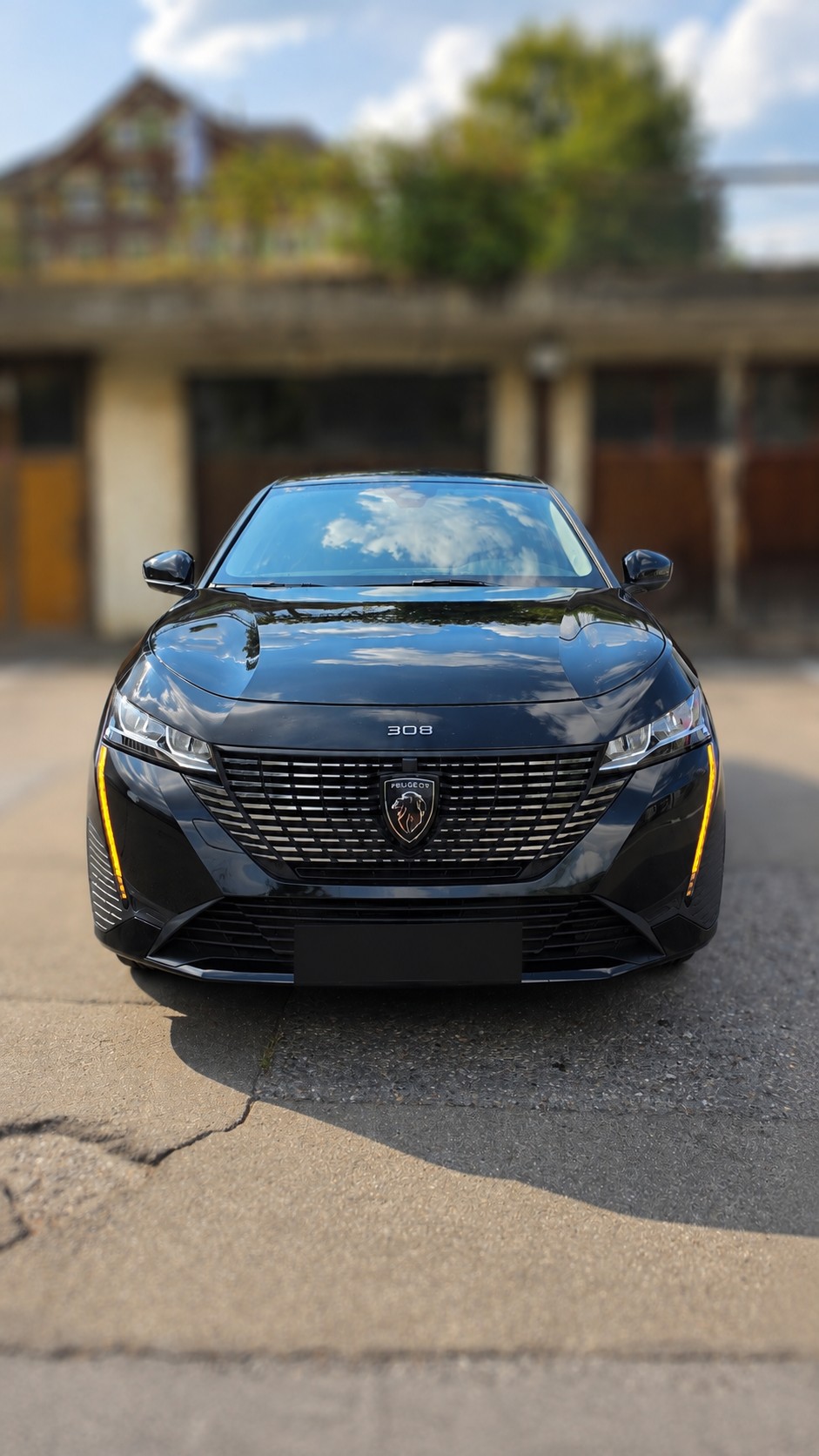 PEUGEOT 1.2 PureTech Allure-image-0