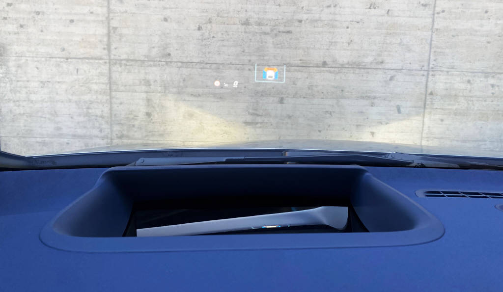 MERCEDES-BENZ EQE 350+ Electric Art Line-image-10