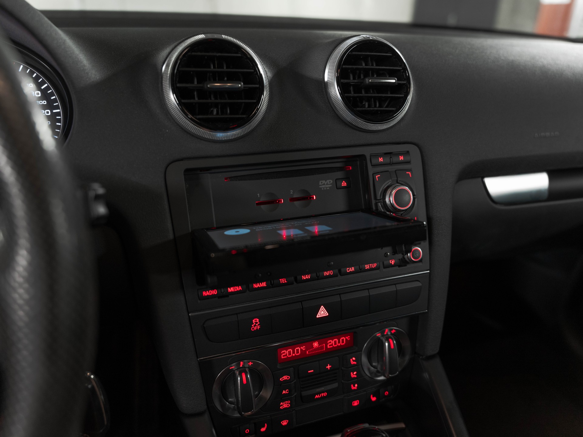 AUDI A3 Sportback 2.0 TFSI Ambition quattro S-tronic-image-19