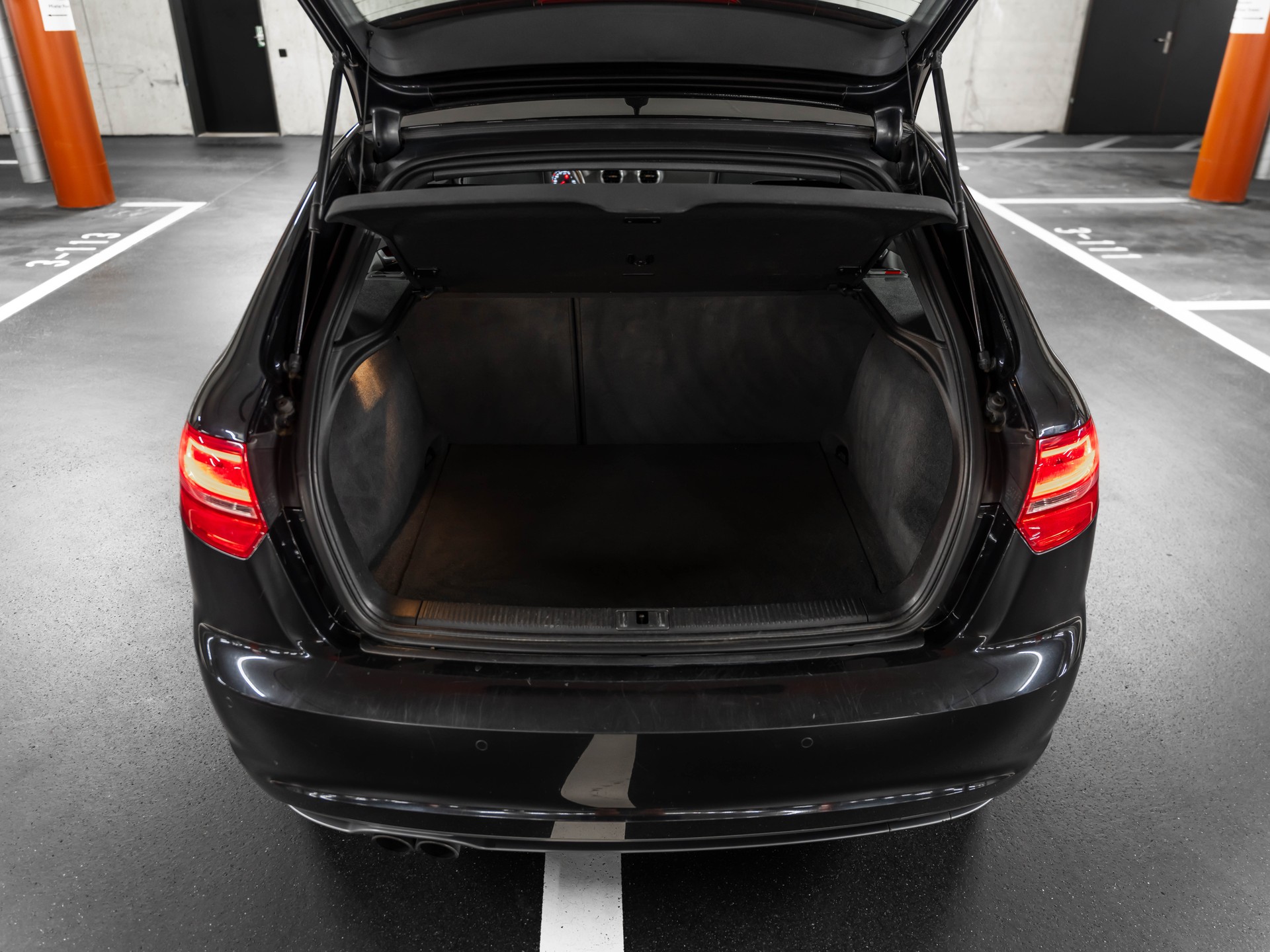 AUDI A3 Sportback 2.0 TFSI Ambition quattro S-tronic-image-9