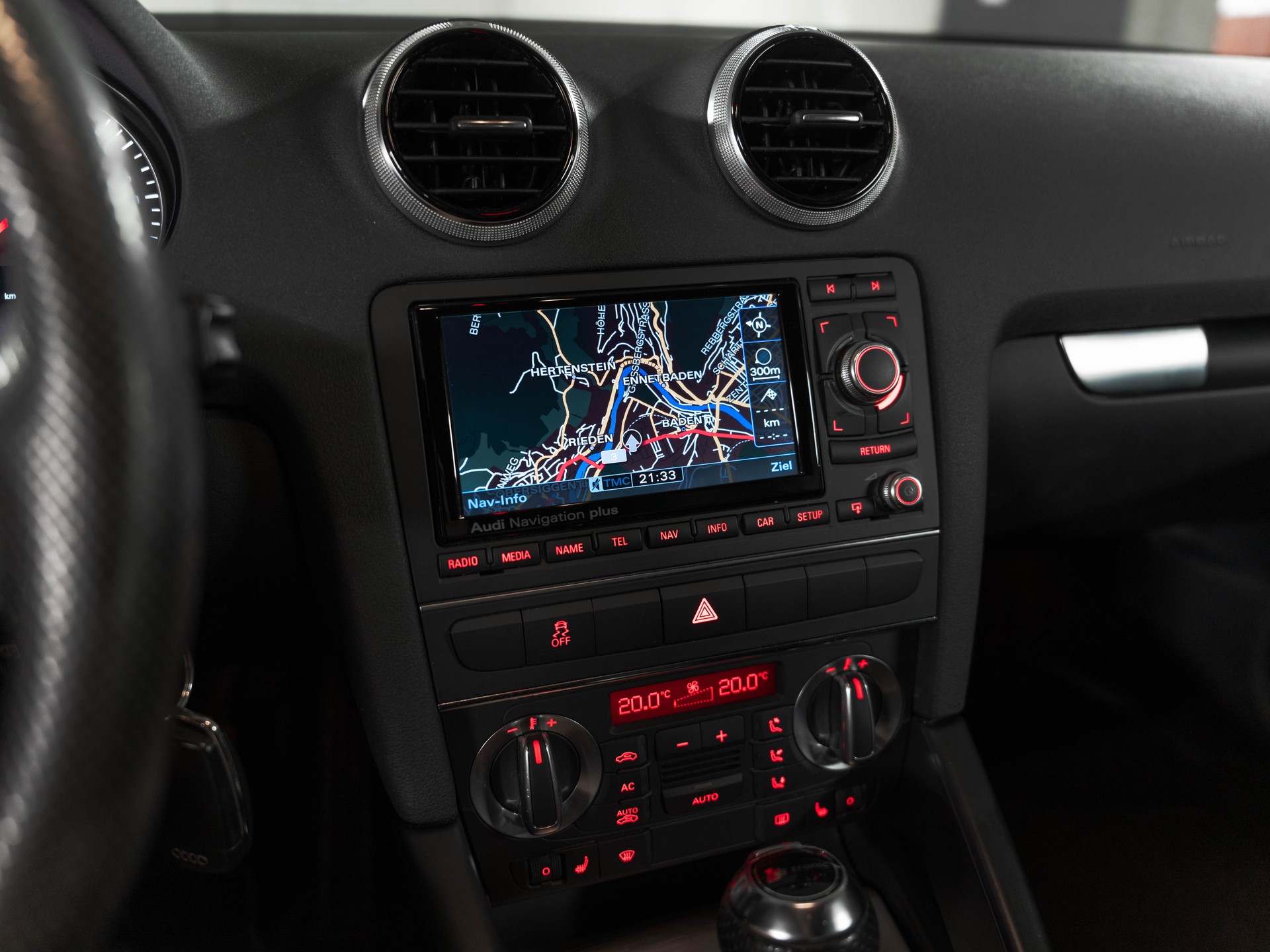 AUDI A3 Sportback 2.0 TFSI Ambition quattro S-tronic-image-21