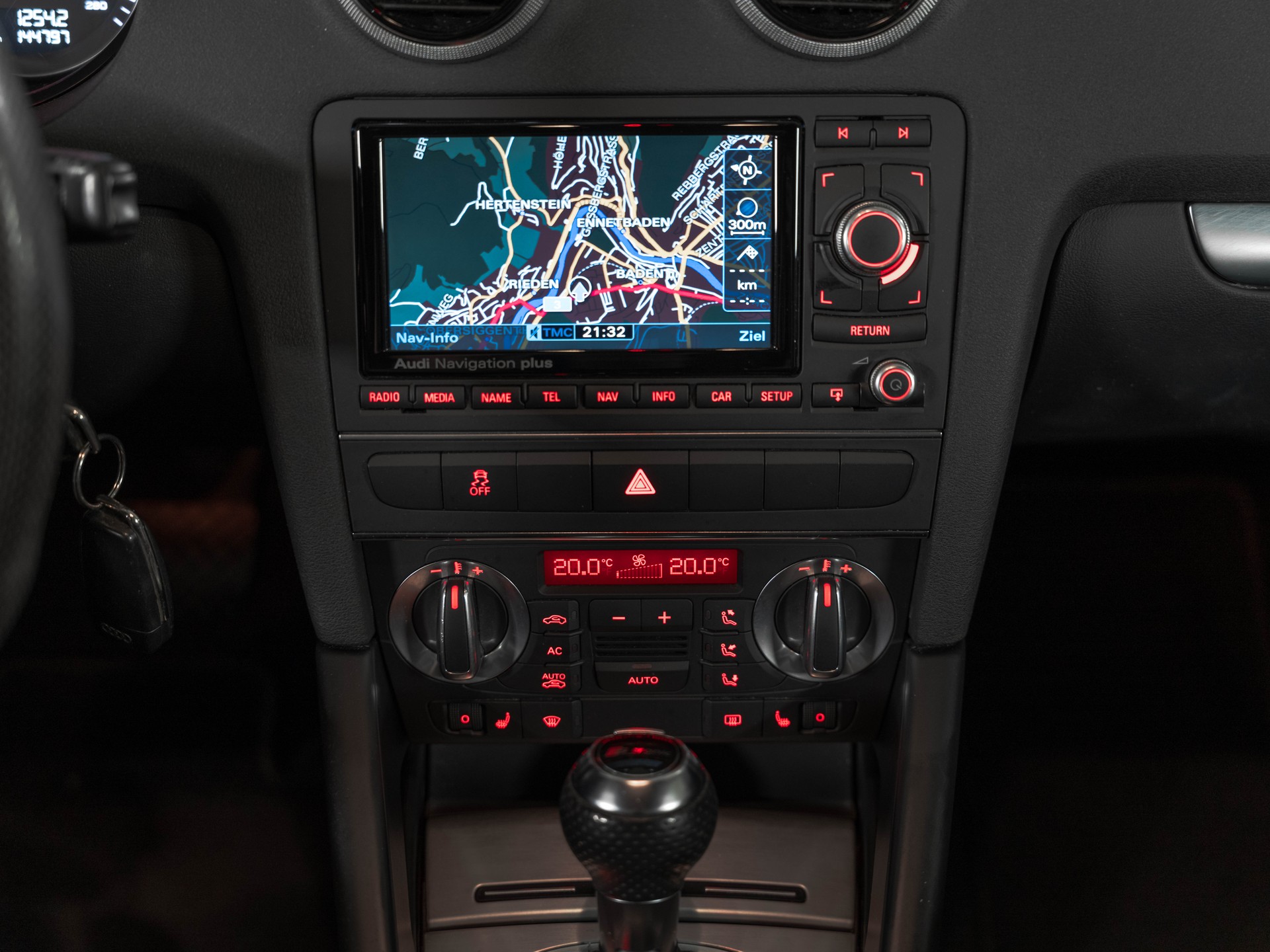 AUDI A3 Sportback 2.0 TFSI Ambition quattro S-tronic-image-20