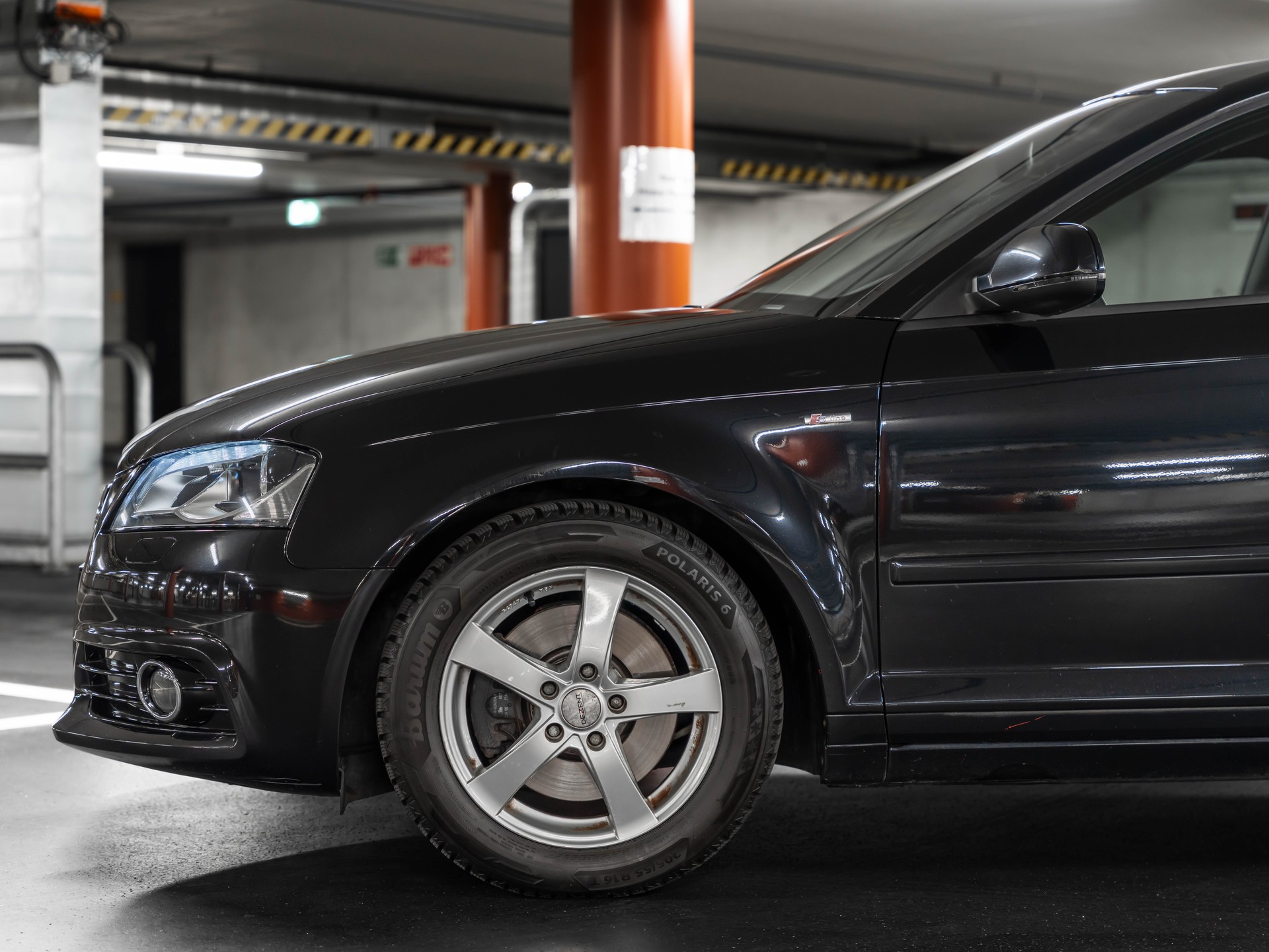 AUDI A3 Sportback 2.0 TFSI Ambition quattro S-tronic-image-3