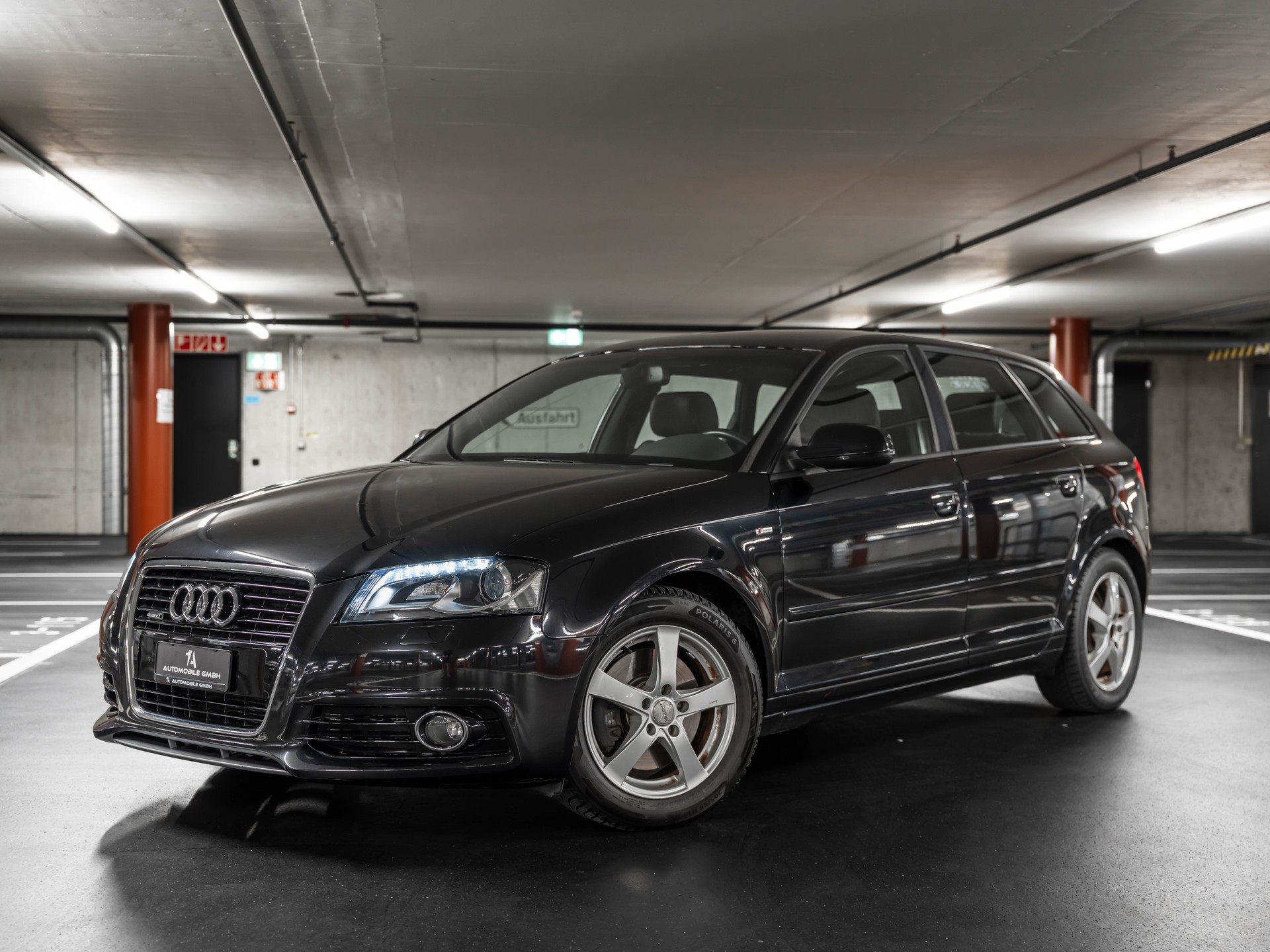 AUDI A3 Sportback 2.0 TFSI Ambition quattro S-tronic-image-0