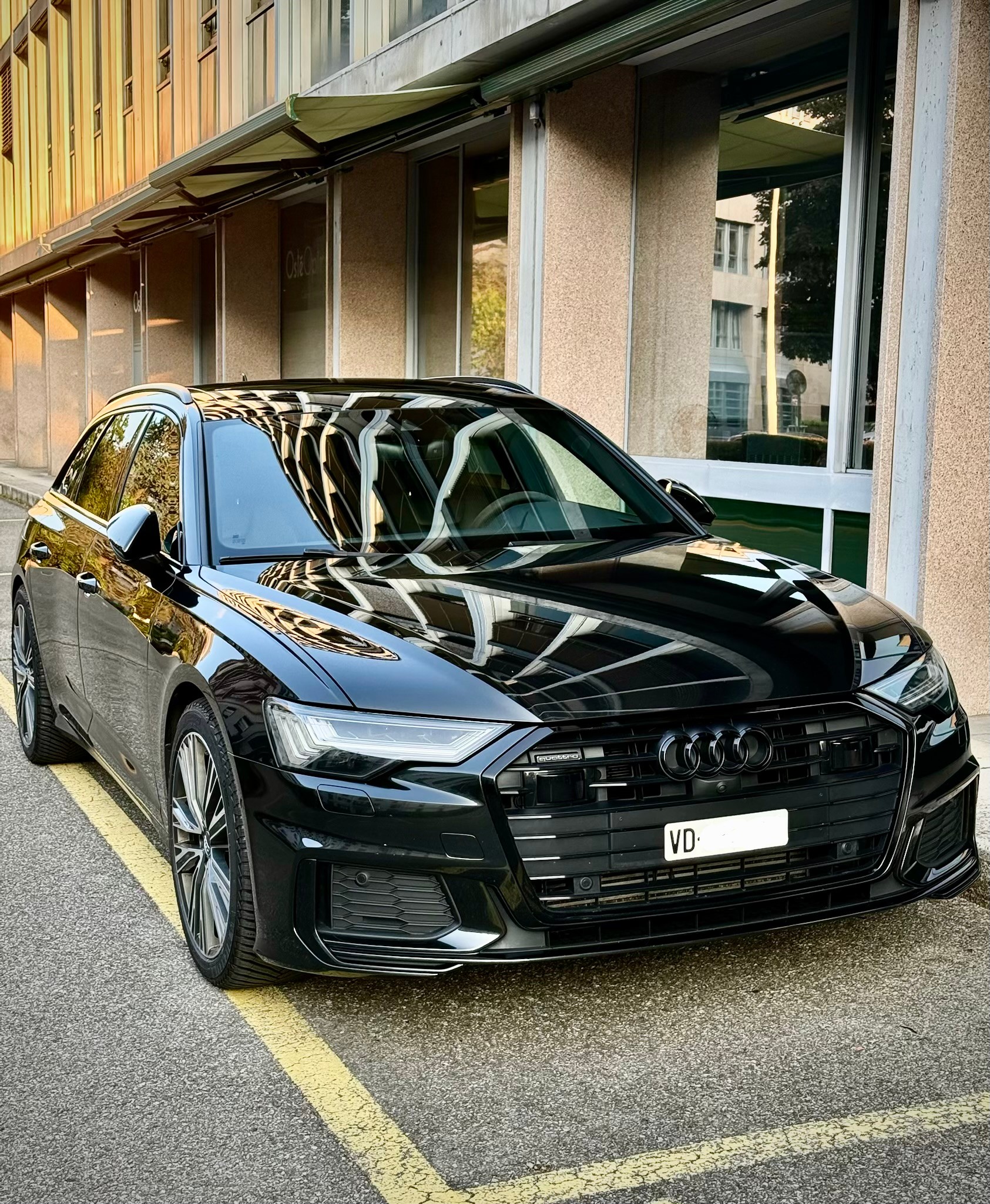 AUDI 2.0 55 TFSI e Sport quattro S-Tronic-image-3