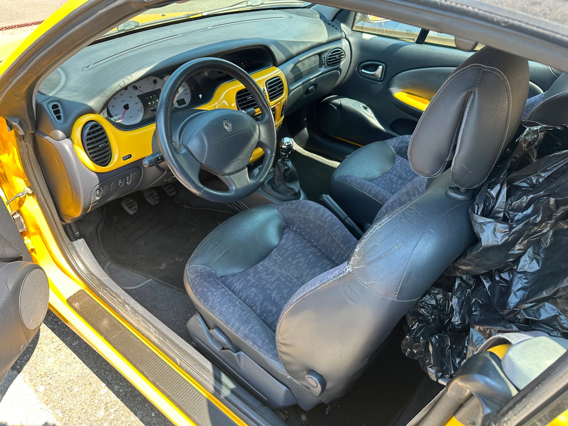 RENAULT Mégane 2.0 16V IDE Dynamique-image-5
