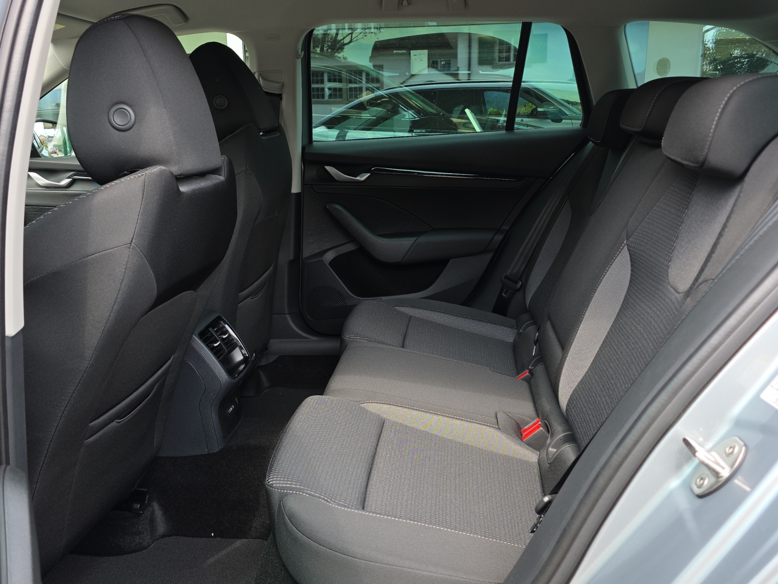 SKODA Octavia Combi 2.0 TSI DSG Selection 4x4-image-7