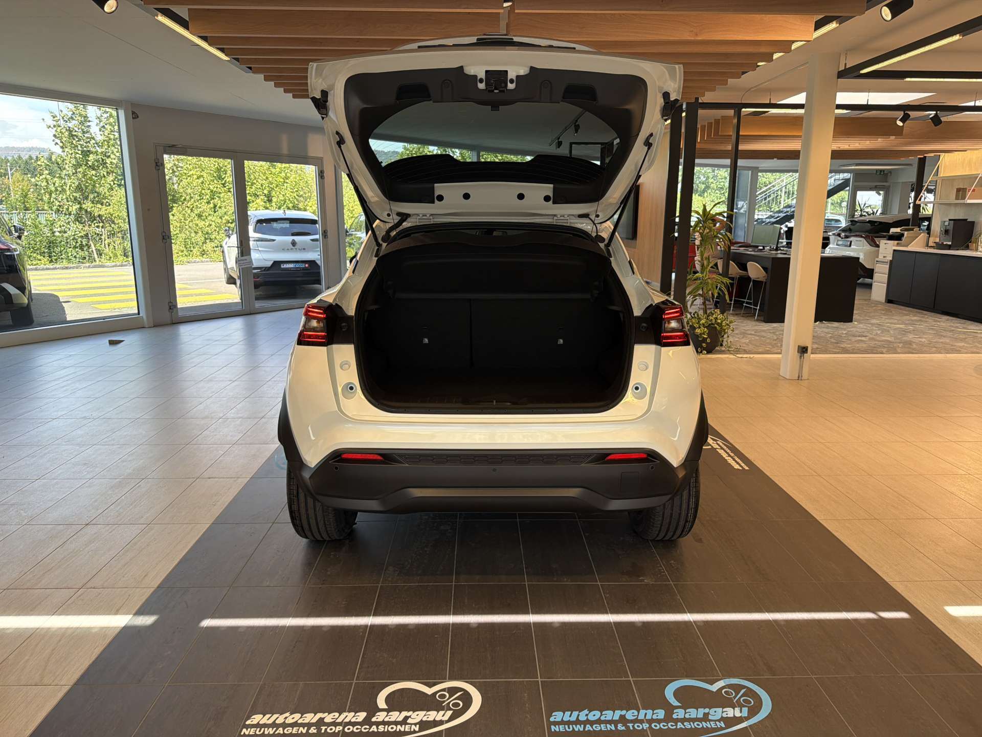 NISSAN Juke 1.0 DIG-T N-Connecta DCT-Automat-image-7